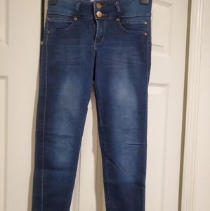 Blue jeans colombian style 🍑